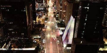 Edge Computing in the US: Trends, Applications & Challenges - Cover Image