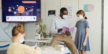 Tech's Role in US Education: Improving Learning - Cover Image
