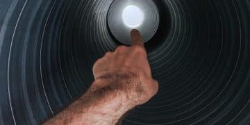 The Comeback of Vinyl Records: Resurgence of Physical Media in 2025 - Cover Image